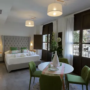 https://apartamentos-el-marques.hotelsinnerja.org